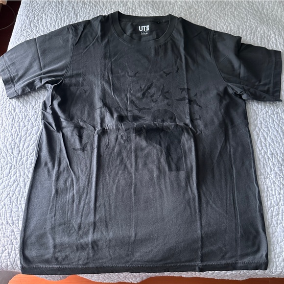 Men’s Uniqlo Anime T- Shirts (2 Pack!) size Large - Picture 5 of 6